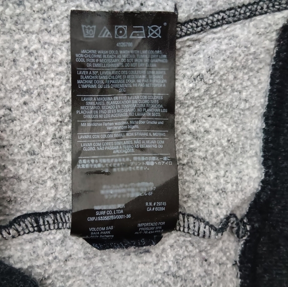 Volcom boys Hoodie.  Size L - Picture 6 of 8